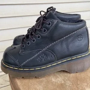 Y241128-33 Dr.Martens ミュール　UK7 Dr. Martens Shoe Size Chart